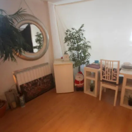 Little Peaceful Retreat: Private With Terrace And Amenities Homestay *