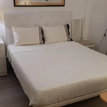 Little Peaceful Retreat: Private With Terrace And Amenities Homestay *