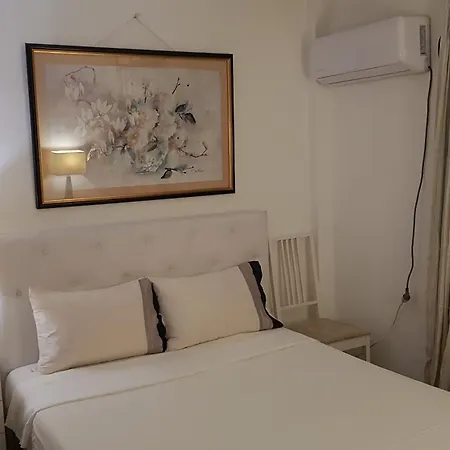 Little Peaceful Retreat: Private With Terrace And Amenities *