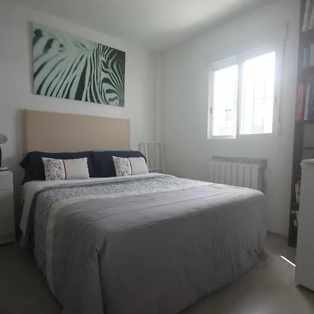 Homestay Little Peaceful Retreat: Private With Terrace And Amenities
